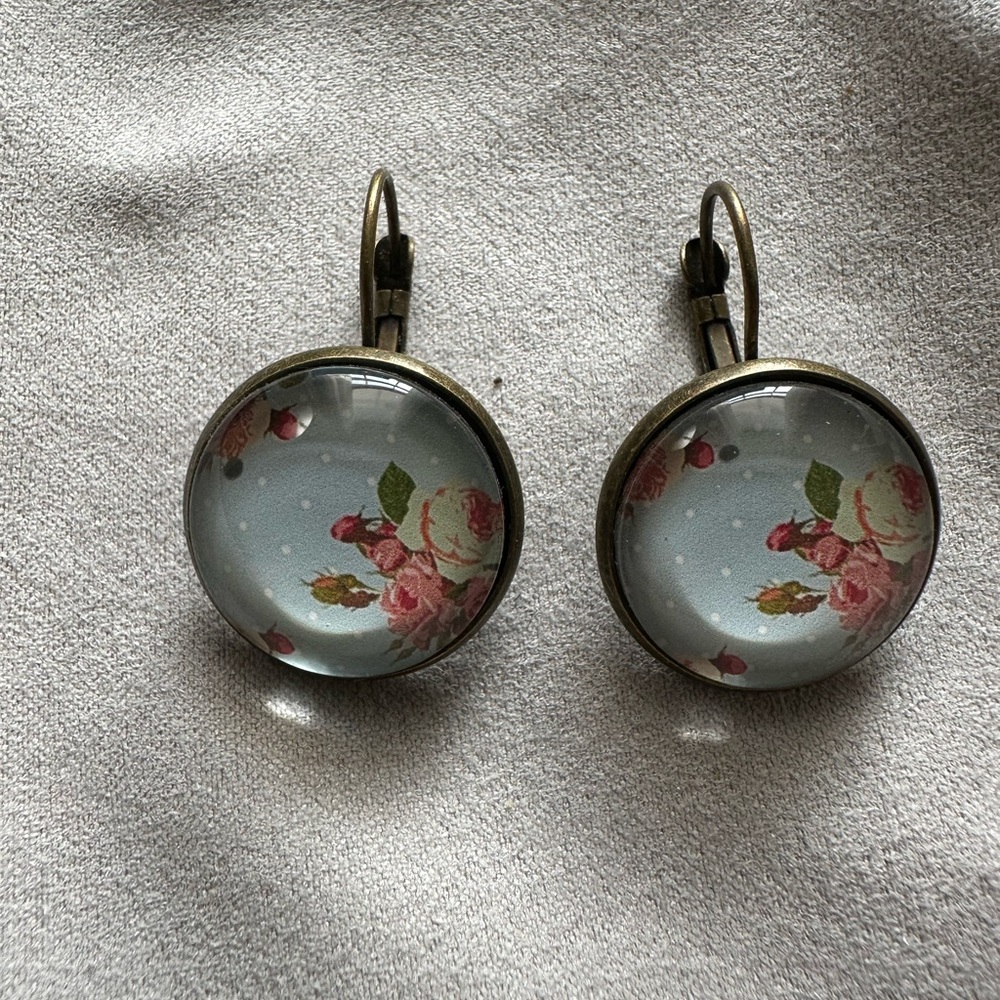 Floral Vintage Earrings with Bronze Accents